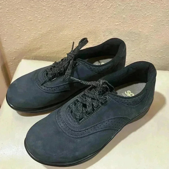 SAS Shoes - Sas Walk Easy. Size 8M